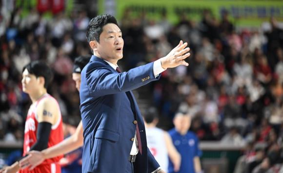 25-26 (01.03)  �Ⱦ������� ���Ը��� ����ö ����