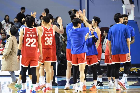 25-26 (02.17)  ����Ｚ ���Ը��� SK �¸�